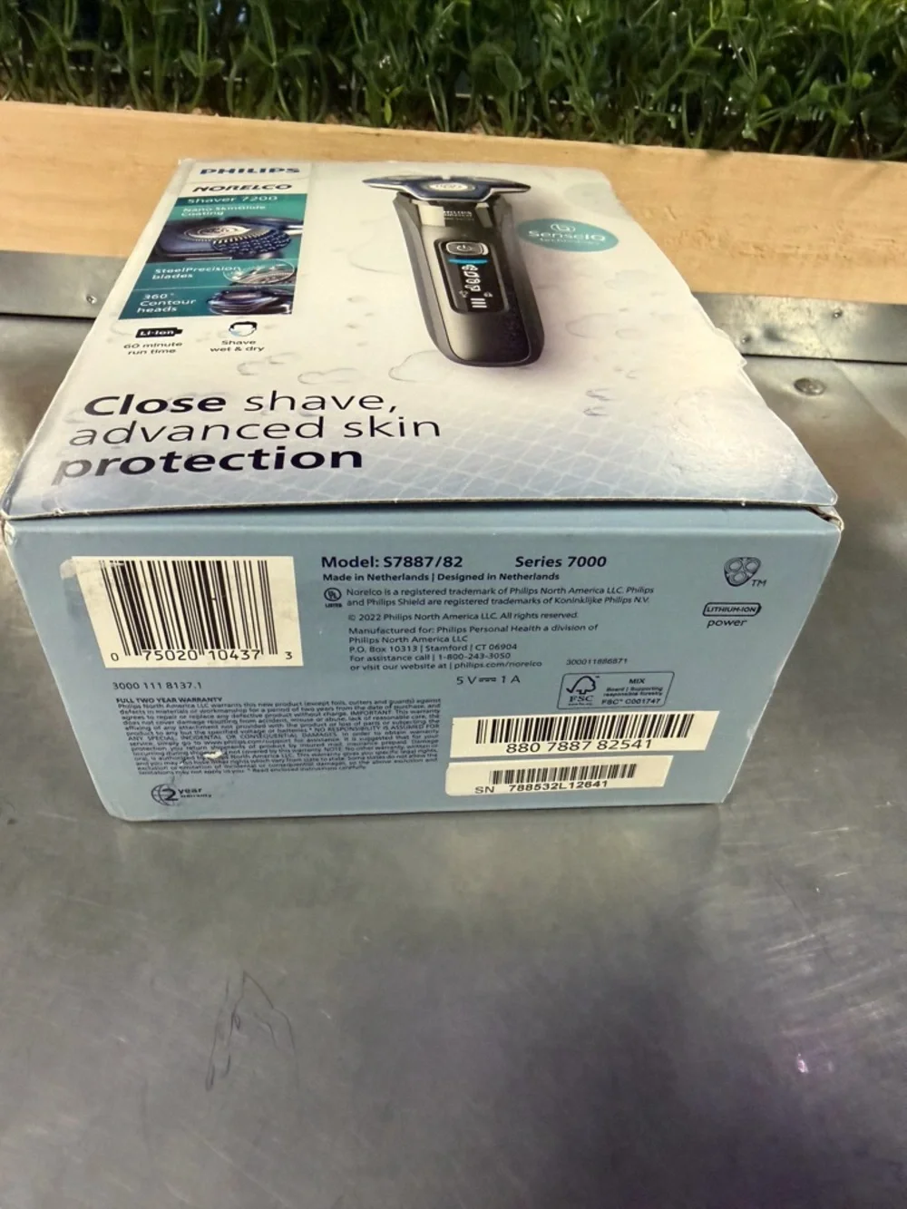 Philips Norelco Shaver 7200 Electric Razor (NEW)